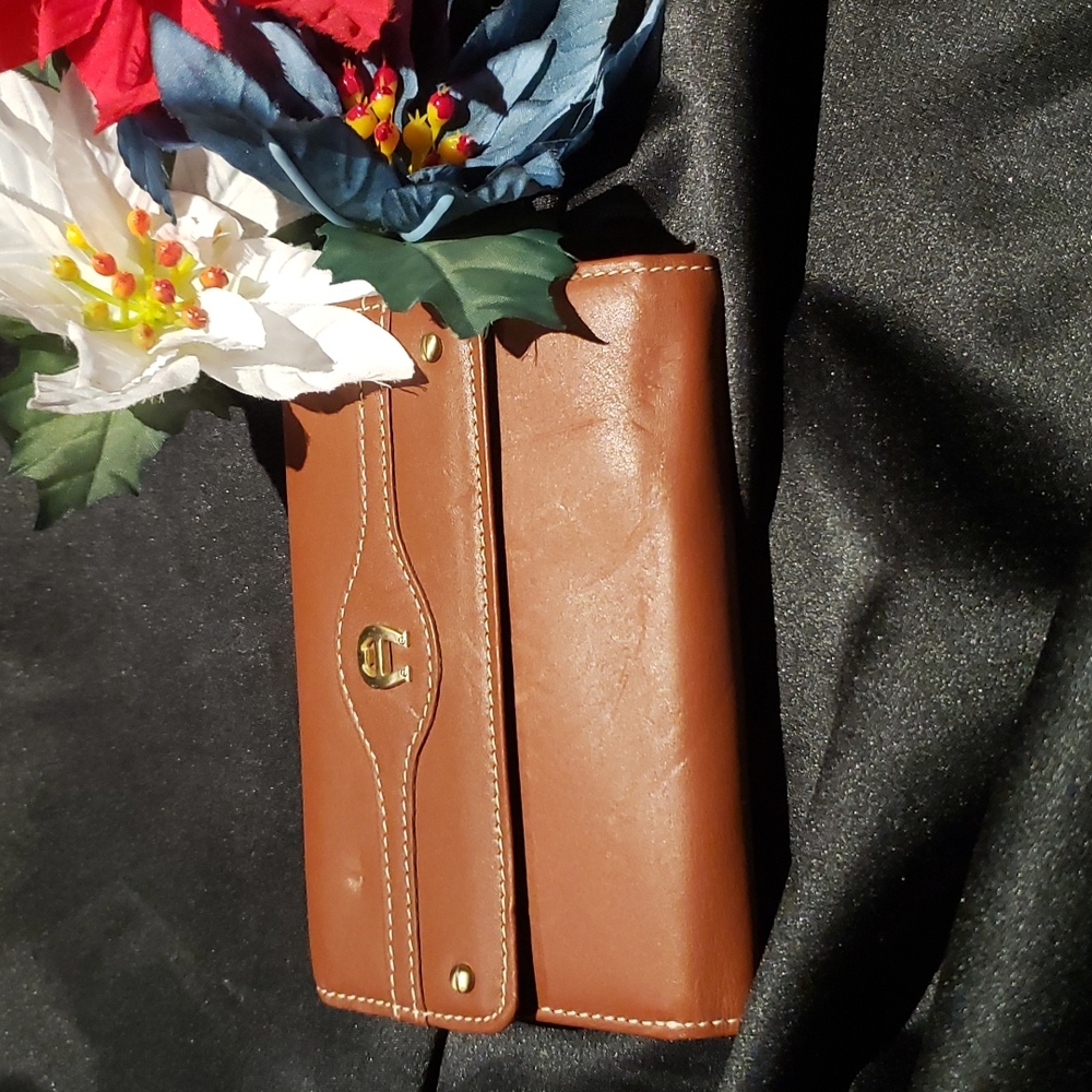 Vintage Etienne Aigner wallet. NWOT